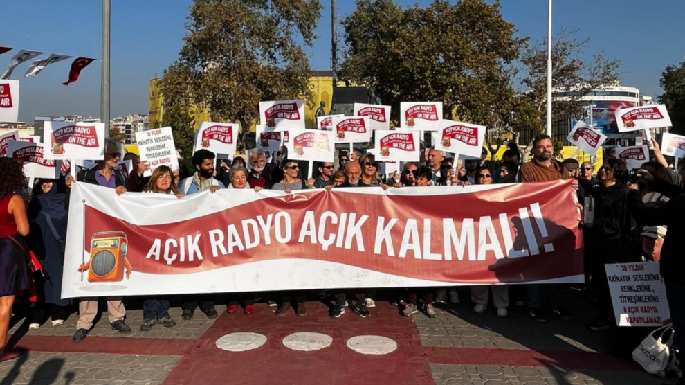 açık radyo